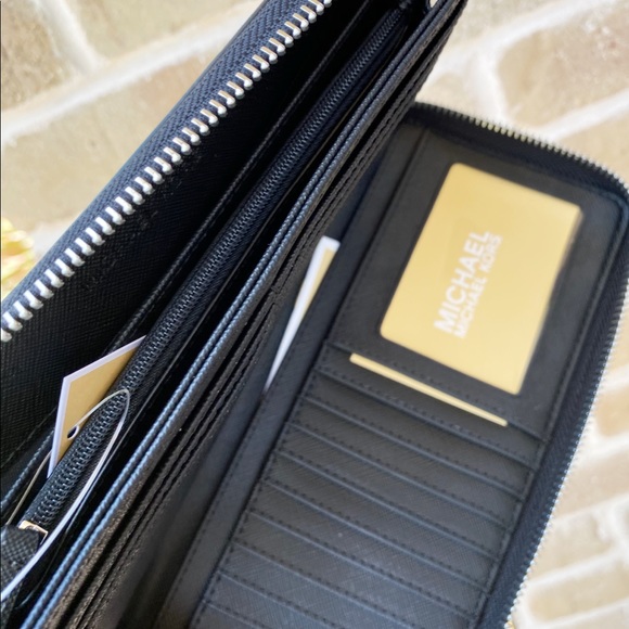 ‼️SALE‼️ Michael Kors Jet Set Continental Wristlet - Picture 4 of 5